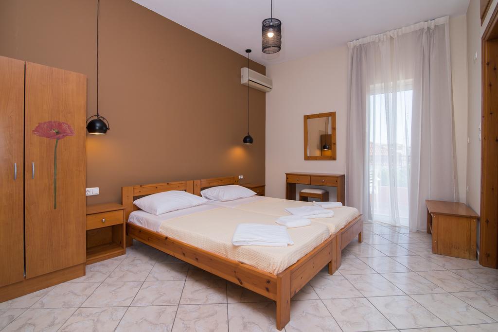 Hanna'S Apartments Palaiochora Zewnętrze zdjęcie
