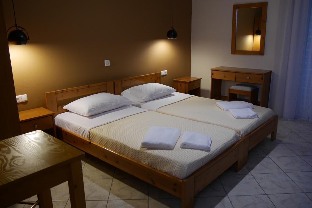 Hanna'S Apartments Palaiochora Zewnętrze zdjęcie
