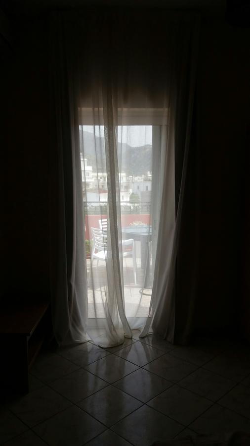 Hanna'S Apartments Palaiochora Zewnętrze zdjęcie